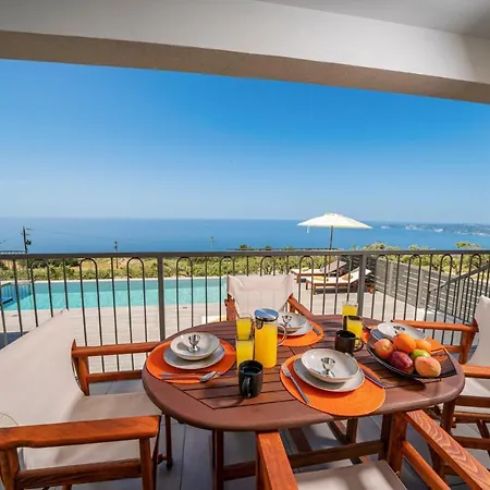 Katoikia Mia By * Simotáta