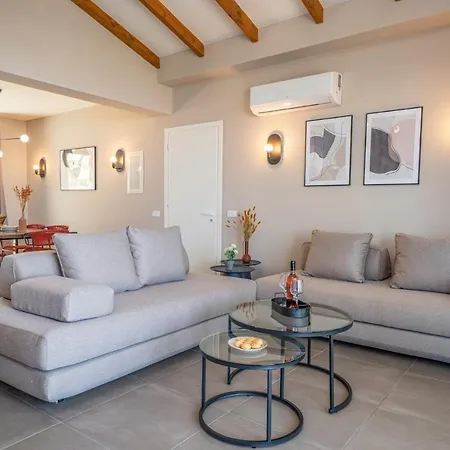 Vilă Katoikia Mia By *